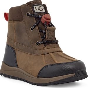 UGG Turlock Waterproof Snow Boot in Walnut